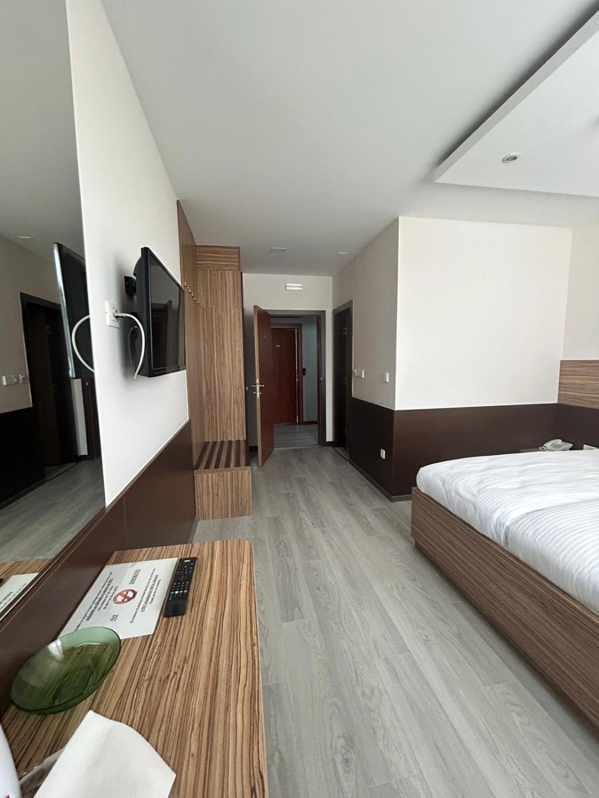 Hotel Bosna 1 Іліджа Екстер'єр фото