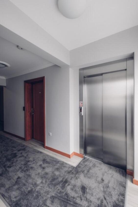 Hotel Bosna 1 Іліджа Екстер'єр фото