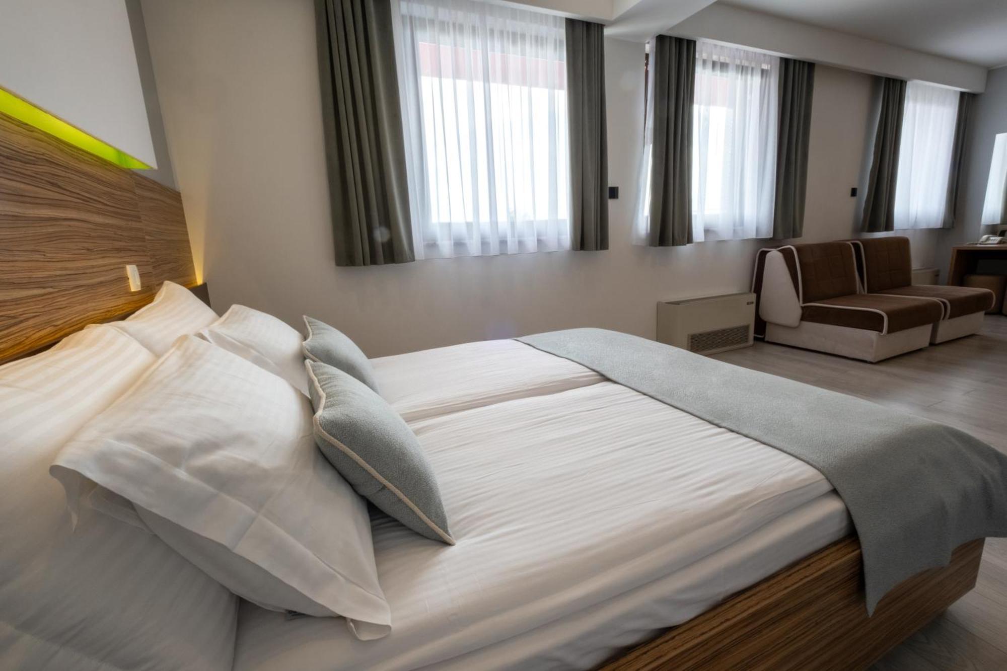 Hotel Bosna 1 Іліджа Екстер'єр фото