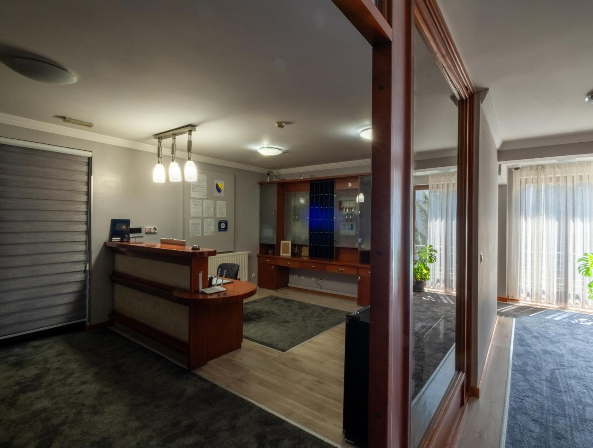 Hotel Bosna 1 Іліджа Екстер'єр фото